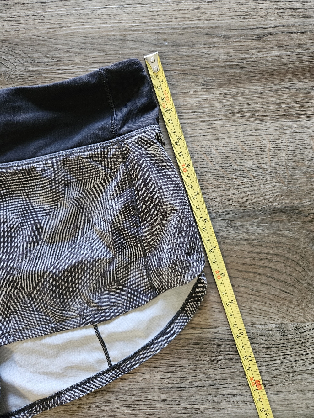 Lululemon Speed Up Short 2.5" - Velocity Mesh Island Mist Black - Picture 3 of 10